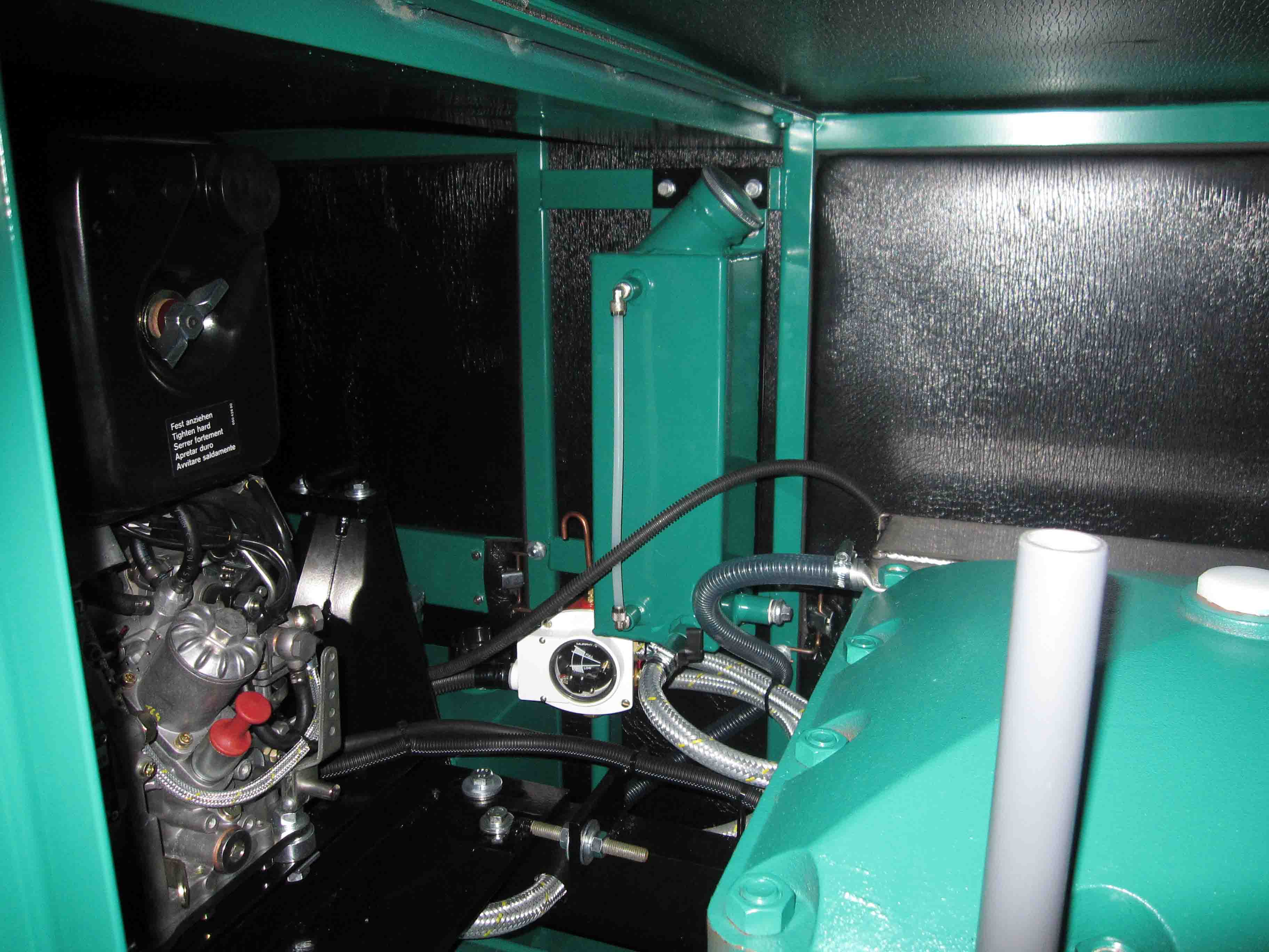 BAT zuigerpomp GEHO in Compact kast met extra olietankje BAT GEHO Superstil Hatz uitvoering zuigerpomp bronneringspomp bronbemalingspomp waterpomp grondwaterpomp compact extra olietankje plunjer pomp plunjerpomp plunjerpompen plunjer pompen